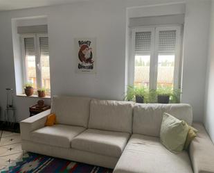 Sala d'estar de Pis en venda en  Granada Capital amb Calefacció i Jardí privat