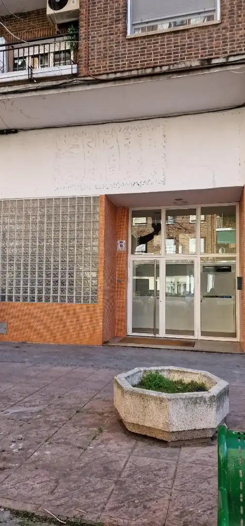 Vista exterior de Local de alquiler en Talavera de la Reina