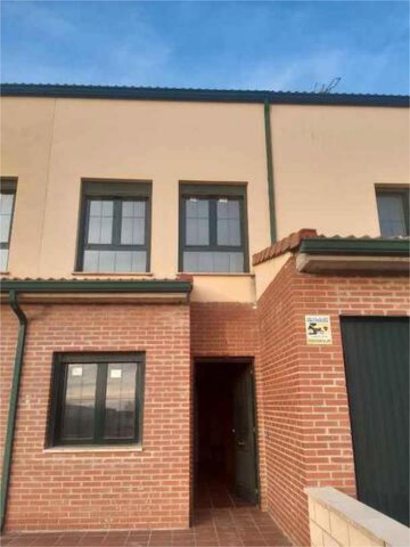 Exterior view of Single-family semi-detached for sale in Olmedillo de Roa  with Heating, Private garden and Terrace
