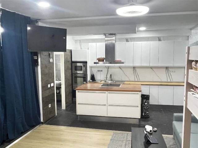 Piso en Alquiler en Calle Valportillo Primera, 1 en Zona Industrial