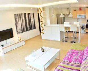 Sala d'estar de Pis de lloguer en Arona amb Terrassa, Piscina i Moblat