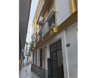 Exterior view of Single-family semi-detached for sale in  Sevilla Capital  with Air Conditioner, Terrace and Balcony