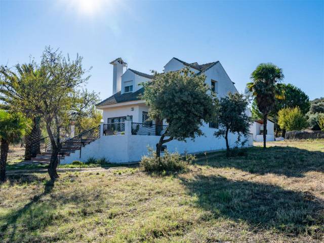 Piso en Venta en Calle Carrera Caballos, 22 en Los Navalucillos