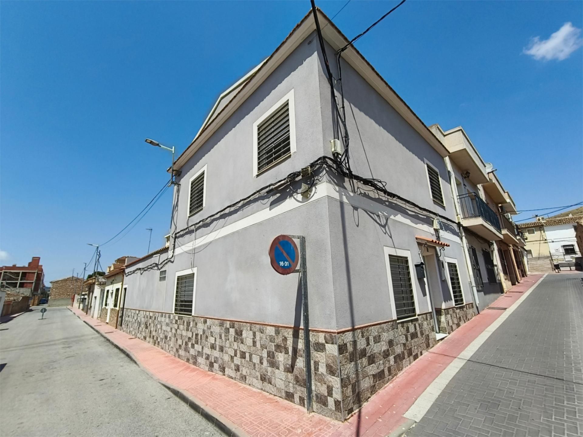 Vista exterior de Casa adosada en venda en Hondón de los Frailes amb Moblat