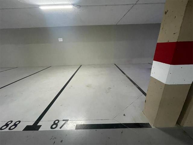 Garaje en Alquiler en Avinguda del Mestre Rodrigo, 45 en Nou Campanar