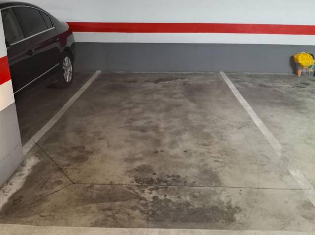 Garaje en Alquiler en Calle Diego Serrano, 10 en Ciudad Jardín - Zoco