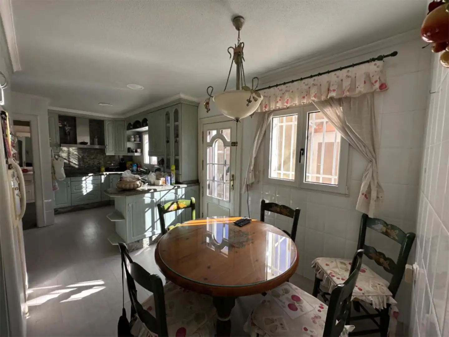 Houses for sale in Carrer Cies, 10, Petrer Kitchen of Houses for sale in Petrer with Air Conditioner, Terrace and Swimming Pool