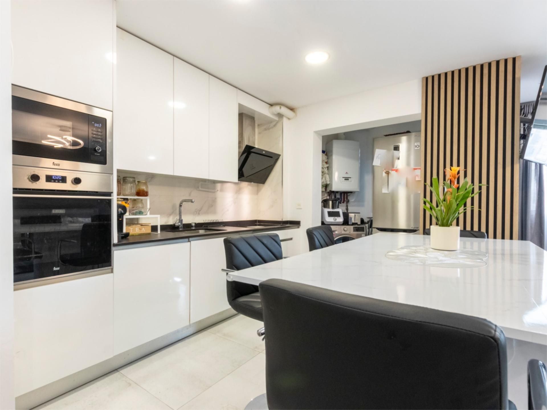 Kitchen of Flat for sale in Torrejón de Ardoz  with Air Conditioner, Terrace and Swimming Pool