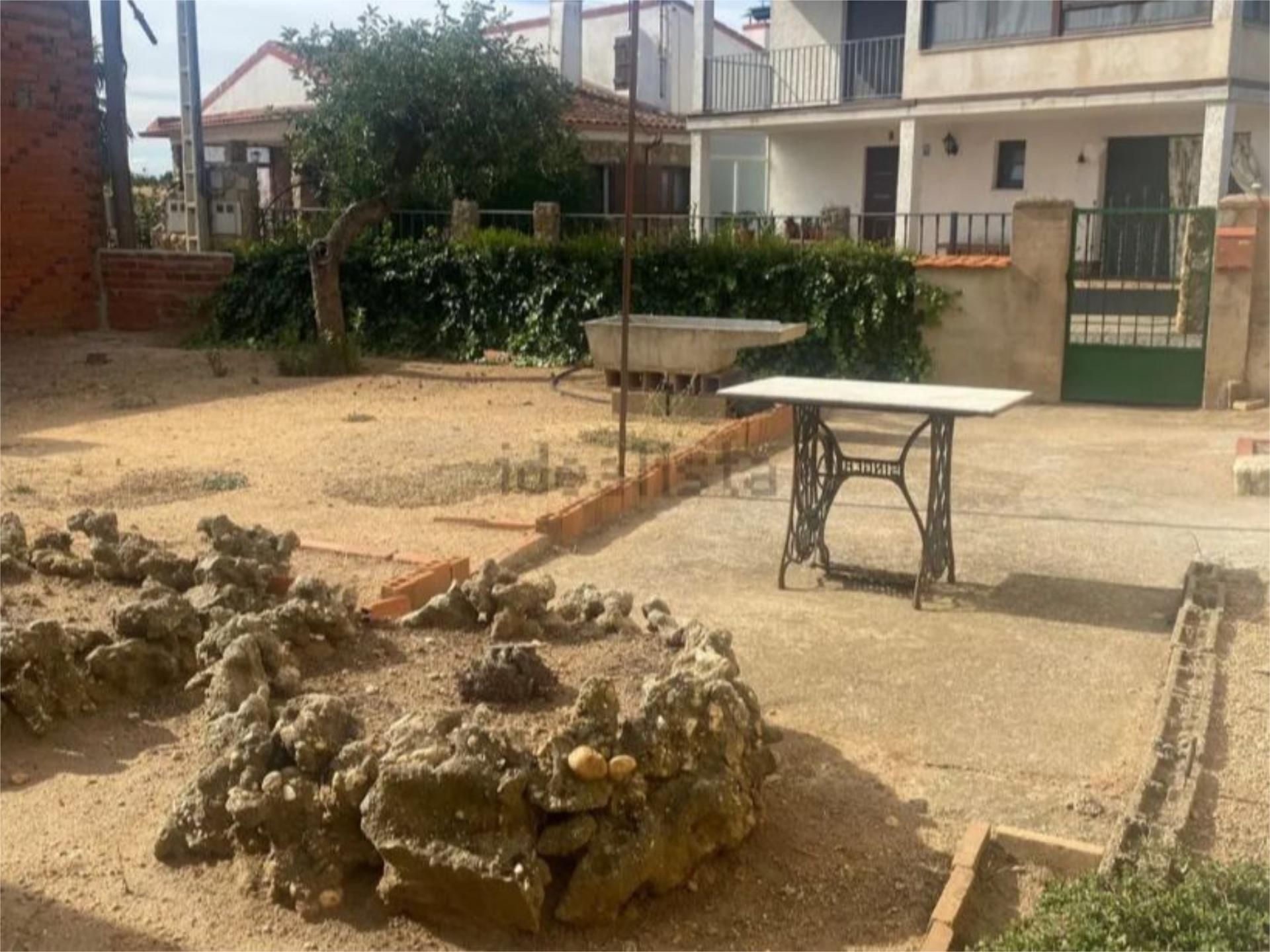 Pis en venda en El Cubo de Tierra del Vino   amb Jardí privat