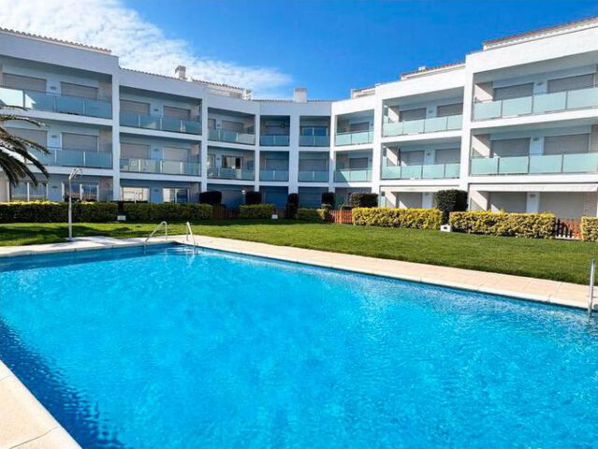 Piscina de Apartament en venda en L'Escala amb Terrassa i Piscina