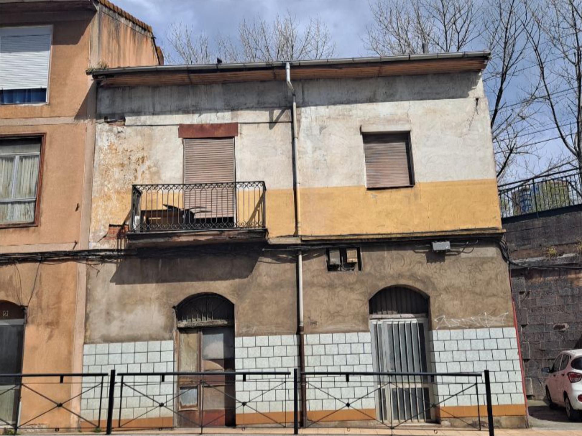 Vista exterior de Casa adosada en venda en Santander amb Balcó