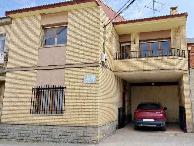 Piso en Venta en Calle Canal Imperial, 2 en Figueruelas