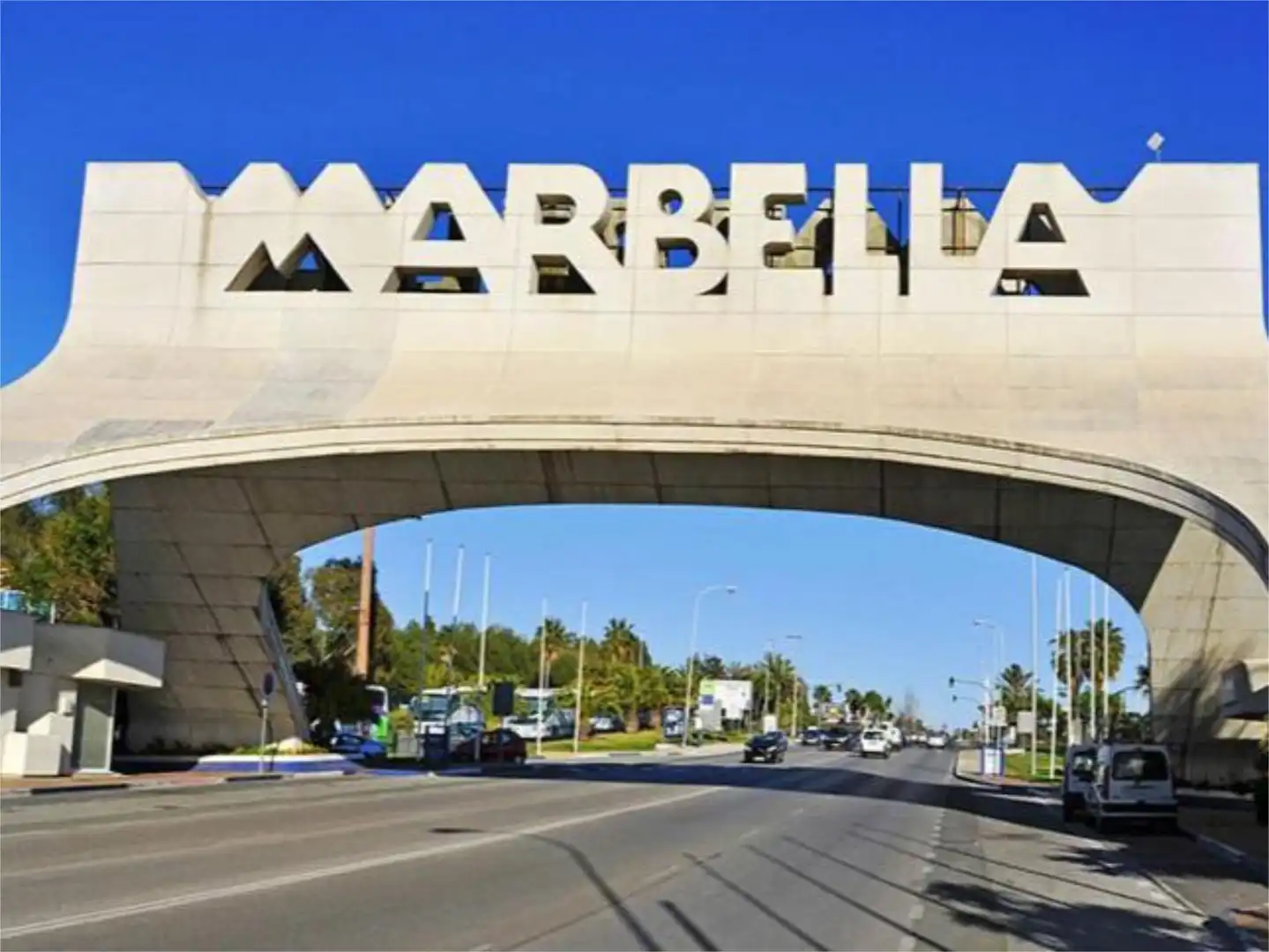 Flat for sale in Avenida Ignacio Coca, 9, Bahía de Marbella Exterior view of Flat for sale in Marbella with Terrace