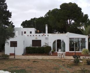 Vista exterior de Casa o xalet en venda en Orihuela amb Aire condicionat, Terrassa i Piscina