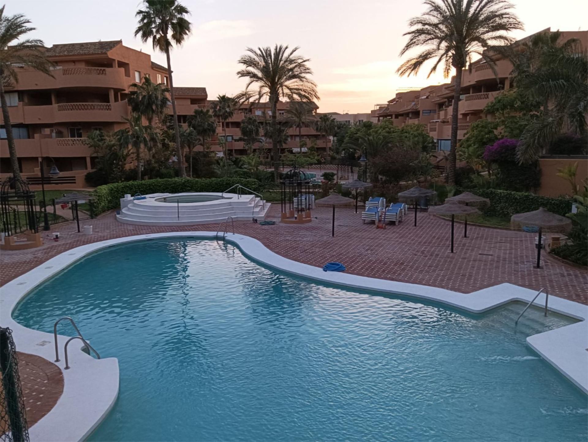 Piscina de Pis de lloguer en El Ejido amb Terrassa, Piscina i Moblat