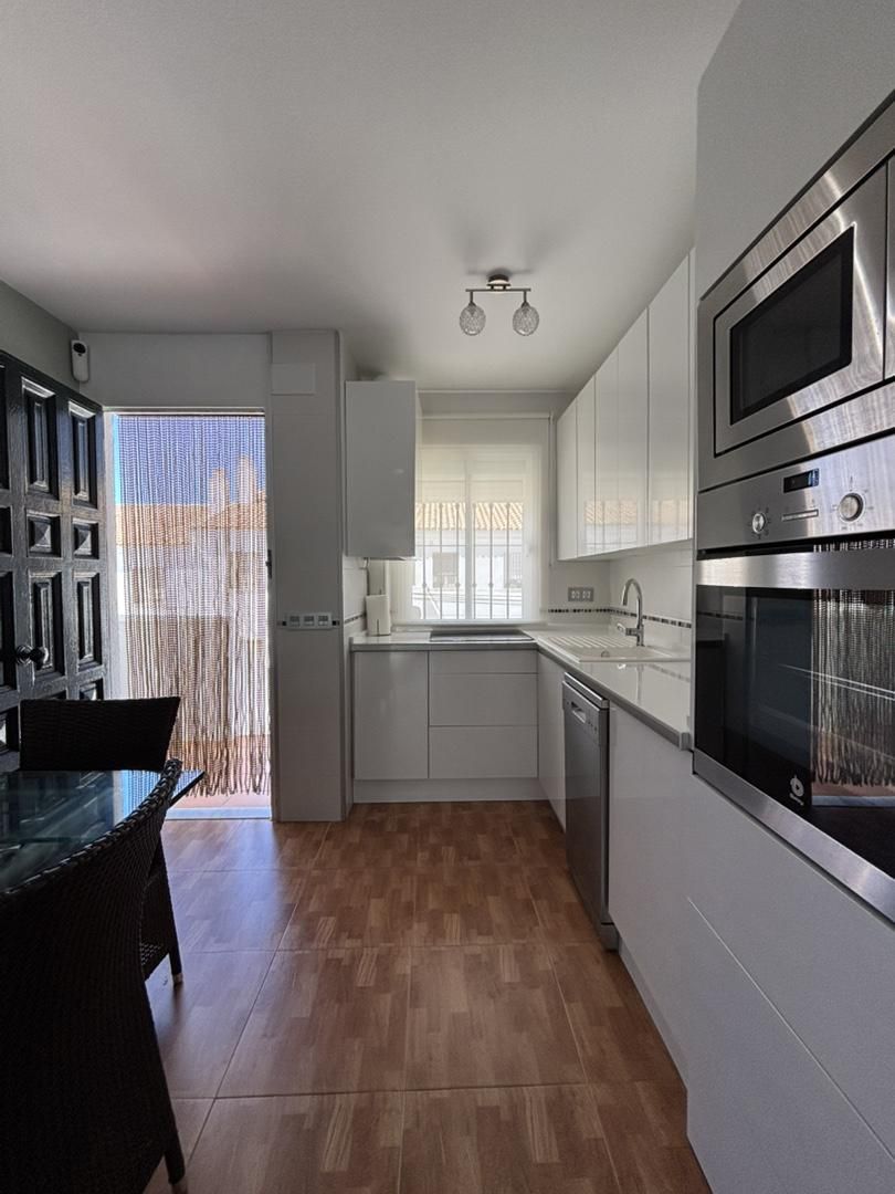 Kitchen of Flat for sale in Barbate  with Air Conditioner, Furnished and Oven