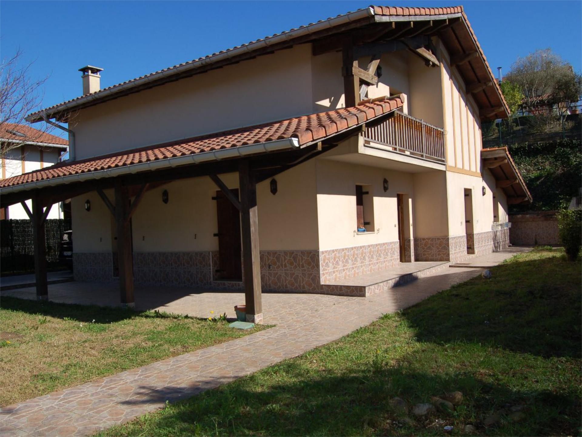 Vista exterior de Casa o xalet en venda en Urnieta amb Calefacció, Jardí privat i Terrassa