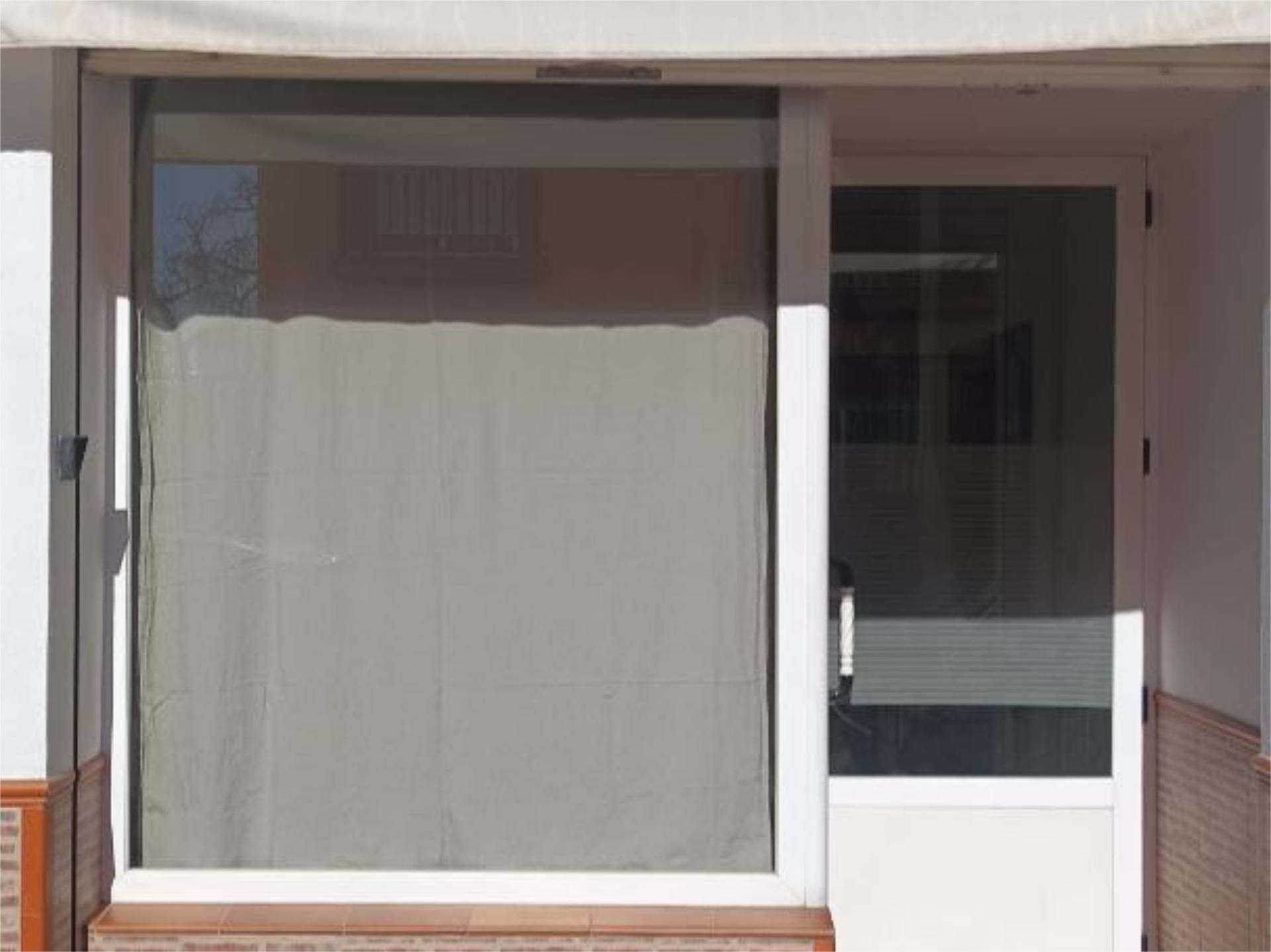 Vista exterior de Planta baixa en venda en Motril amb Aire condicionat i Calefacció