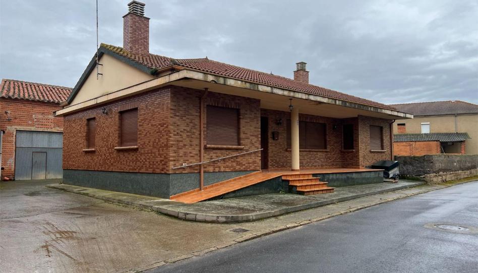 Foto 1 de Pis en venda a Calle Los Reyes, 20, Bustillo del Páramo, León