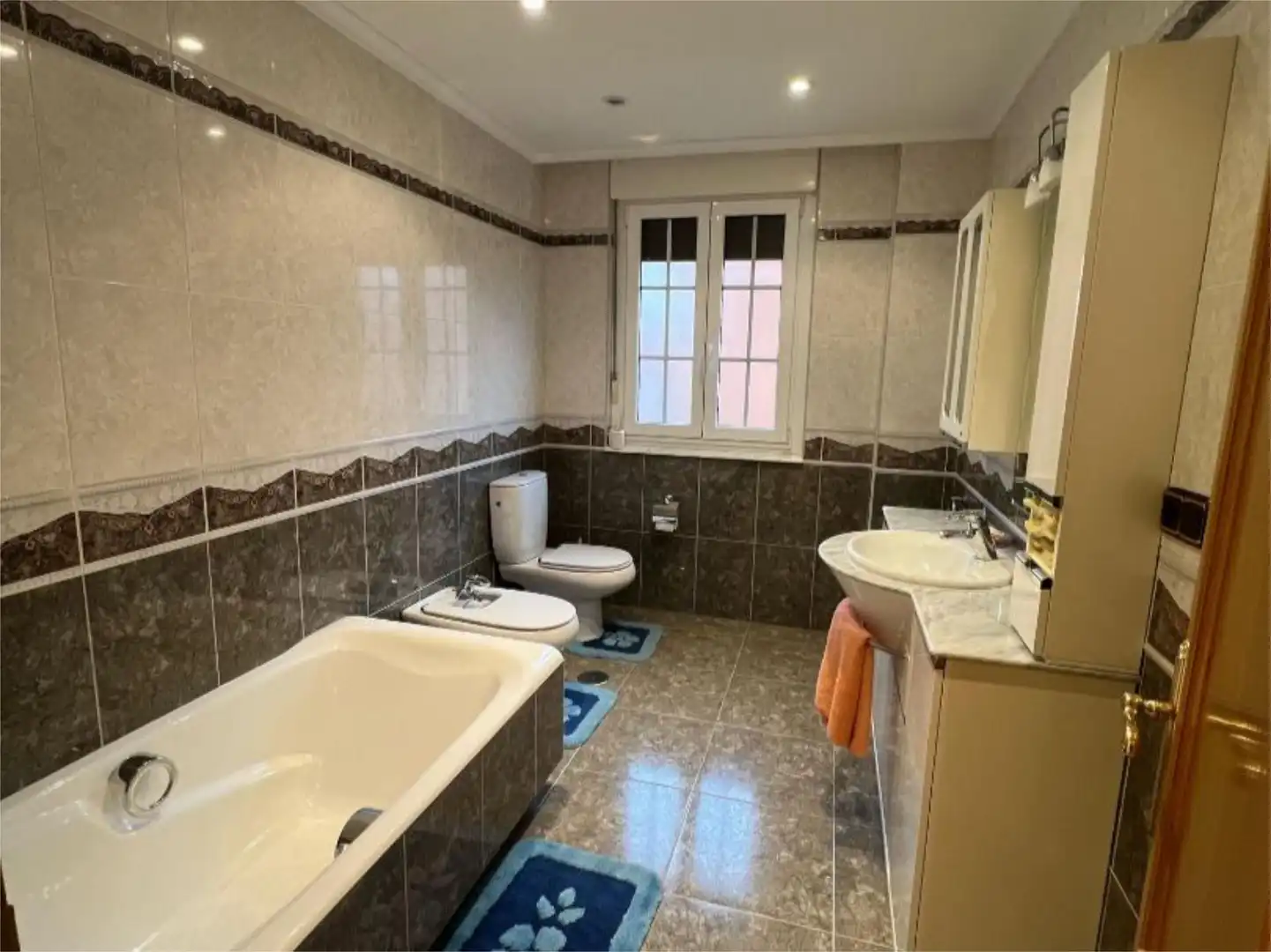 Wohnung zum Verkauf in Calle los Reyes, 20, Bustillo del Páramo Badezimmer von Wohnung zum Verkauf in Bustillo del Páramo mit Heizung, Privatgarten und Parkett