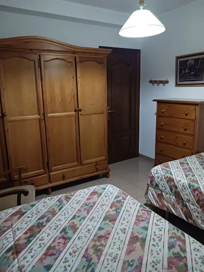 Piso en venta en Calle Fernando el Católico, 6, Alcalá la Real Habitación de Piso en venta en Alcalá la Real con Amueblado
