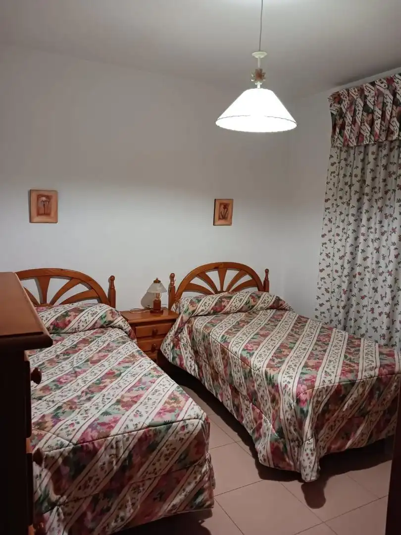 Piso en venta en Calle Fernando el Católico, 6, Alcalá la Real Habitación de Piso en venta en Alcalá la Real con Amueblado