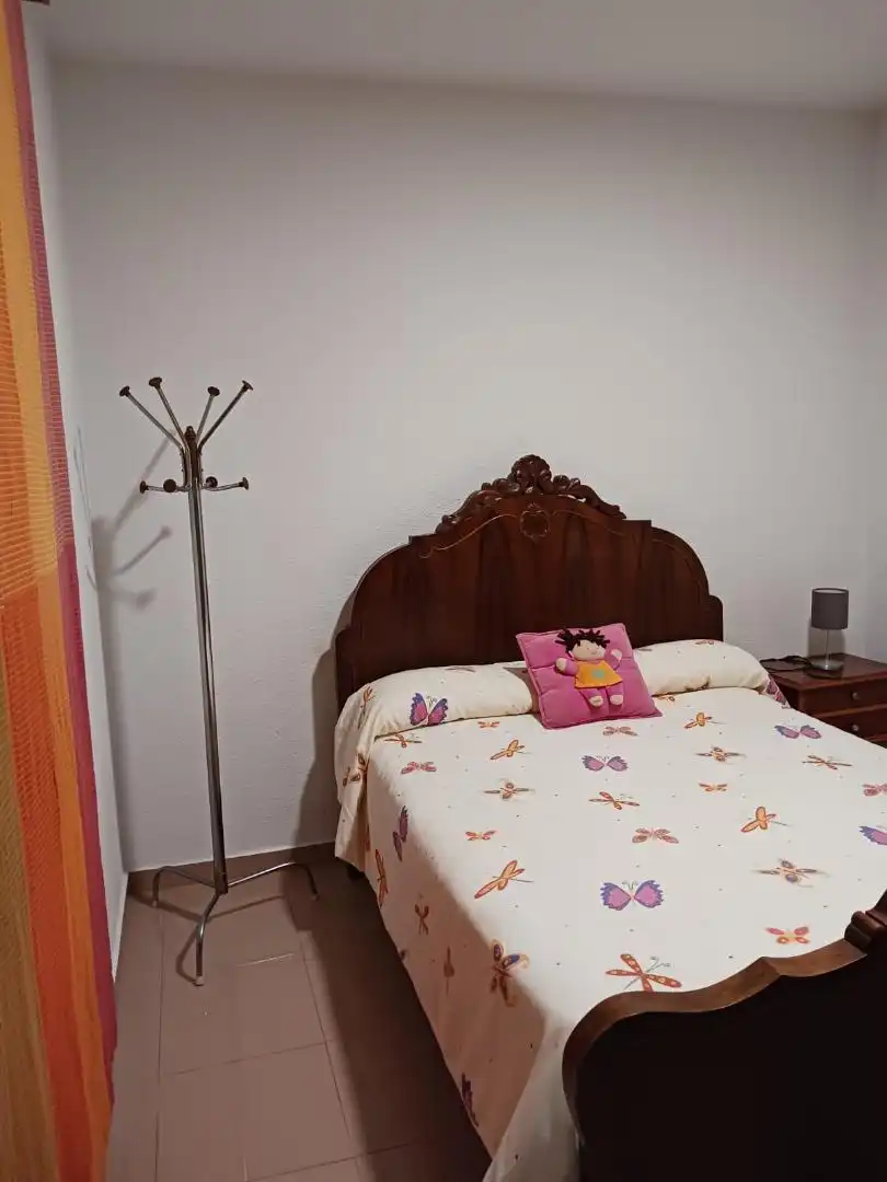 Piso en venta en Calle Fernando el Católico, 6, Alcalá la Real Habitación de Piso en venta en Alcalá la Real con Amueblado