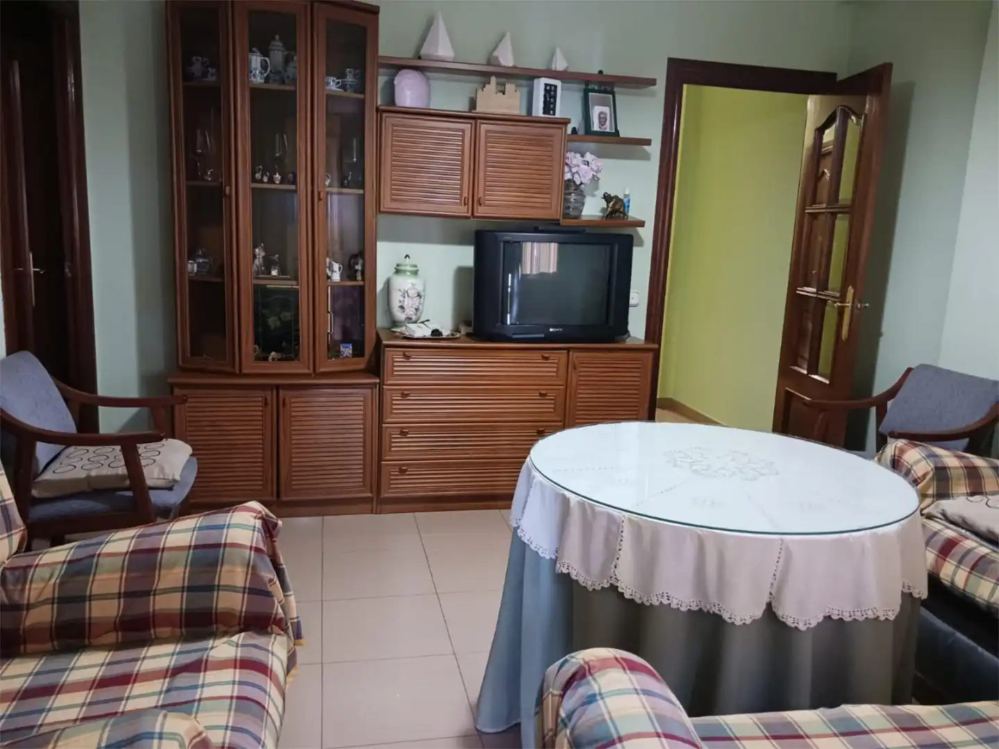 Piso en venta en Calle Fernando el Católico, 6, Alcalá la Real Sala de estar de Piso en venta en Alcalá la Real con Amueblado