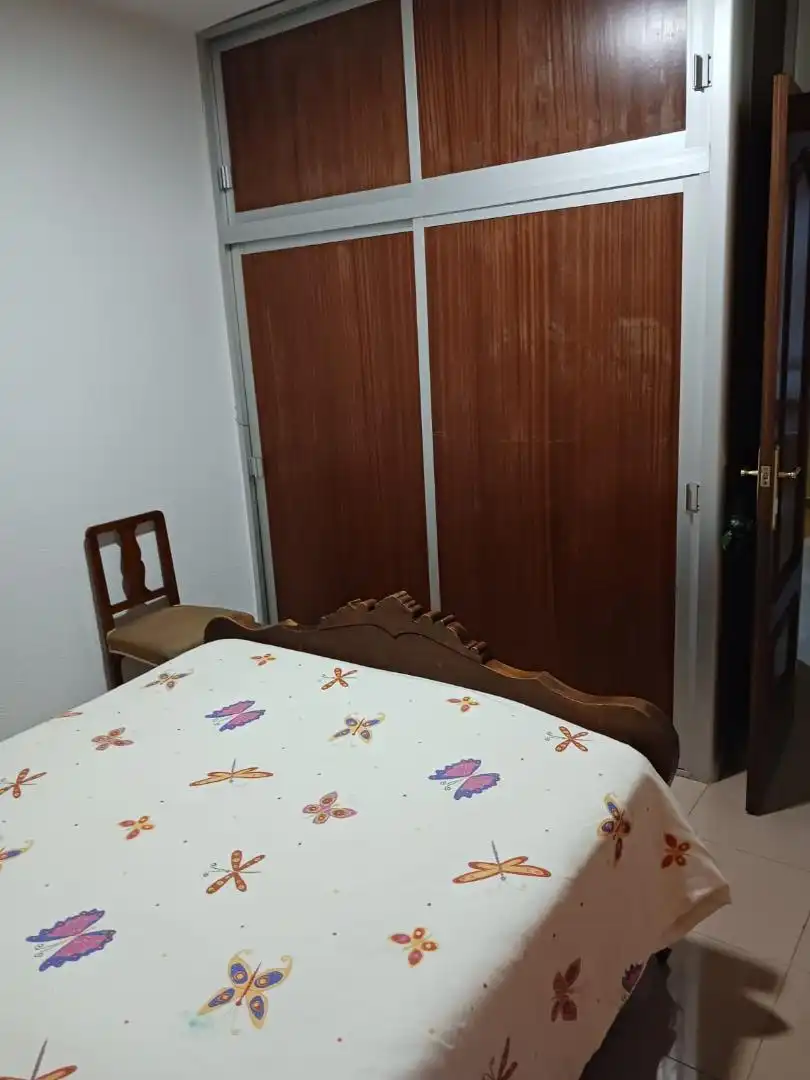 Piso en venta en Calle Fernando el Católico, 6, Alcalá la Real Habitación de Piso en venta en Alcalá la Real con Amueblado