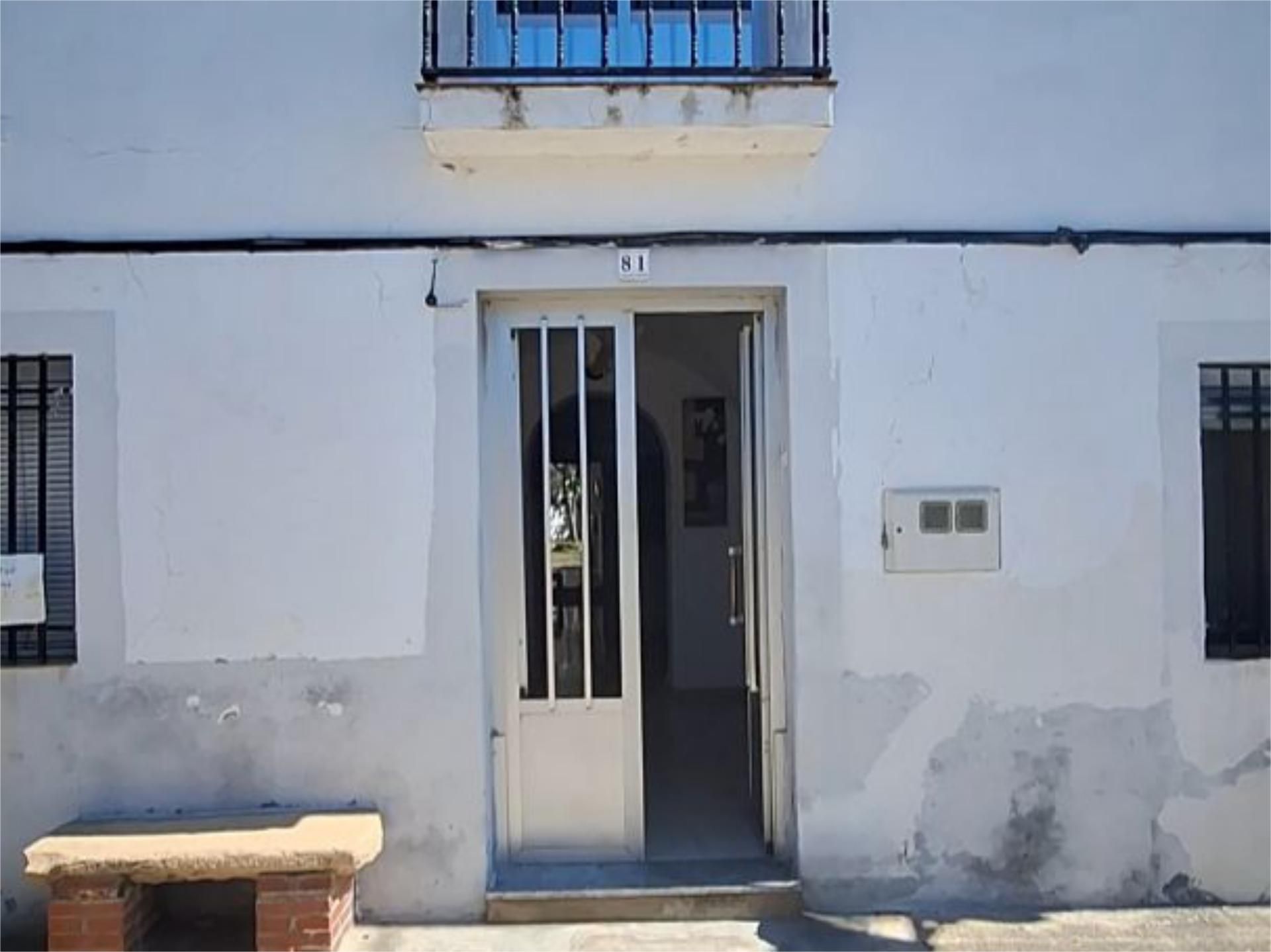 Casa adosada en venda en Almoharín amb Balcó