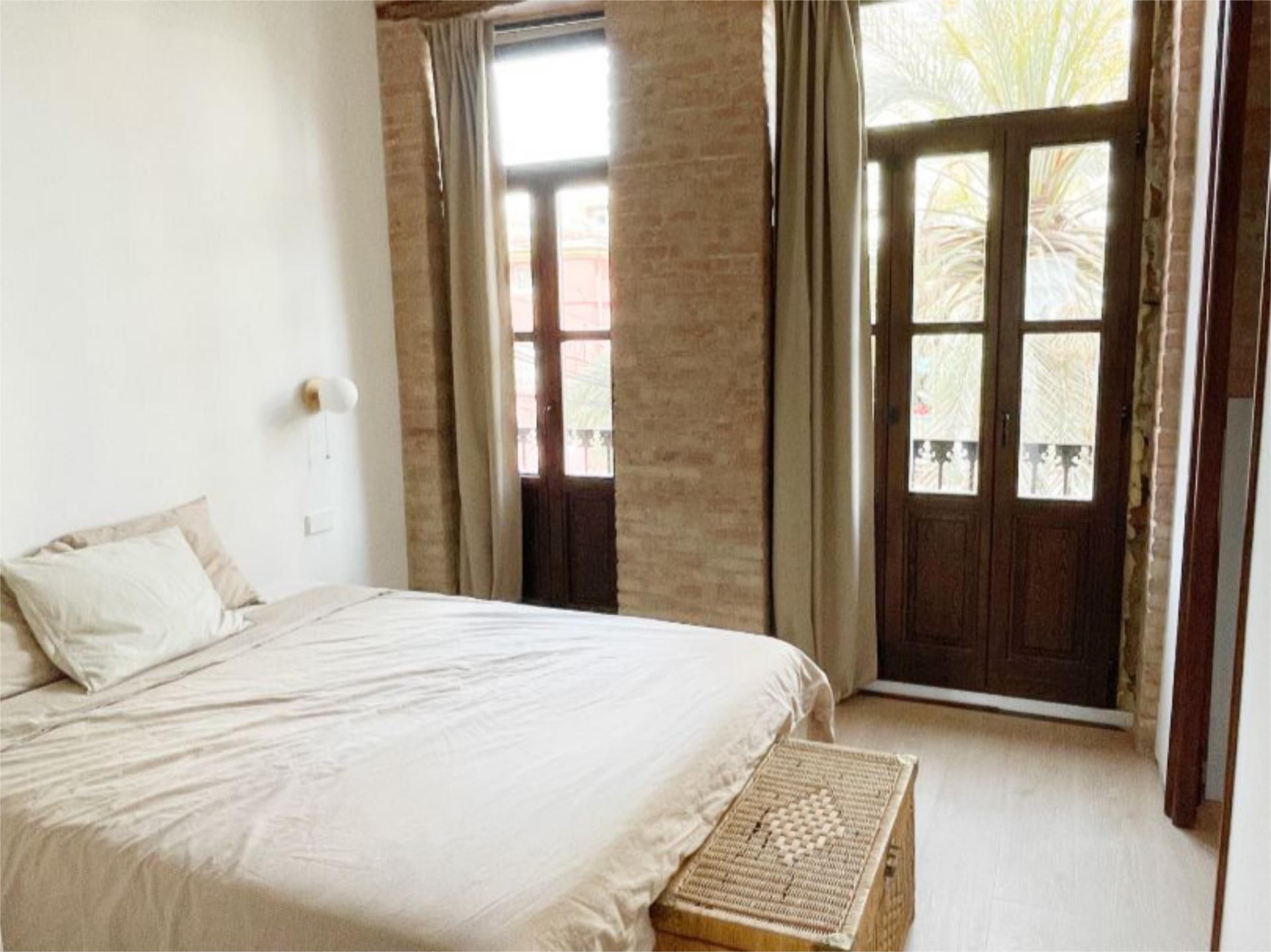 Bedroom of Flat to rent in  Valencia Capital  with Air Conditioner, Heating and Parquet flooring