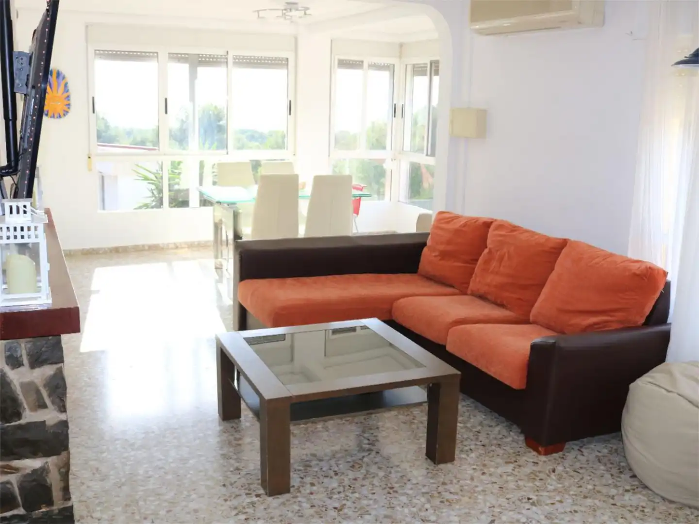 Casa o chalet en venta en Partida Renega, 76, La Renegà-Torre Bellver-Les Platgetes Sala de estar de Casa o chalet en venta en Oropesa del Mar / Orpesa con Aire acondicionado, Terraza y Piscina