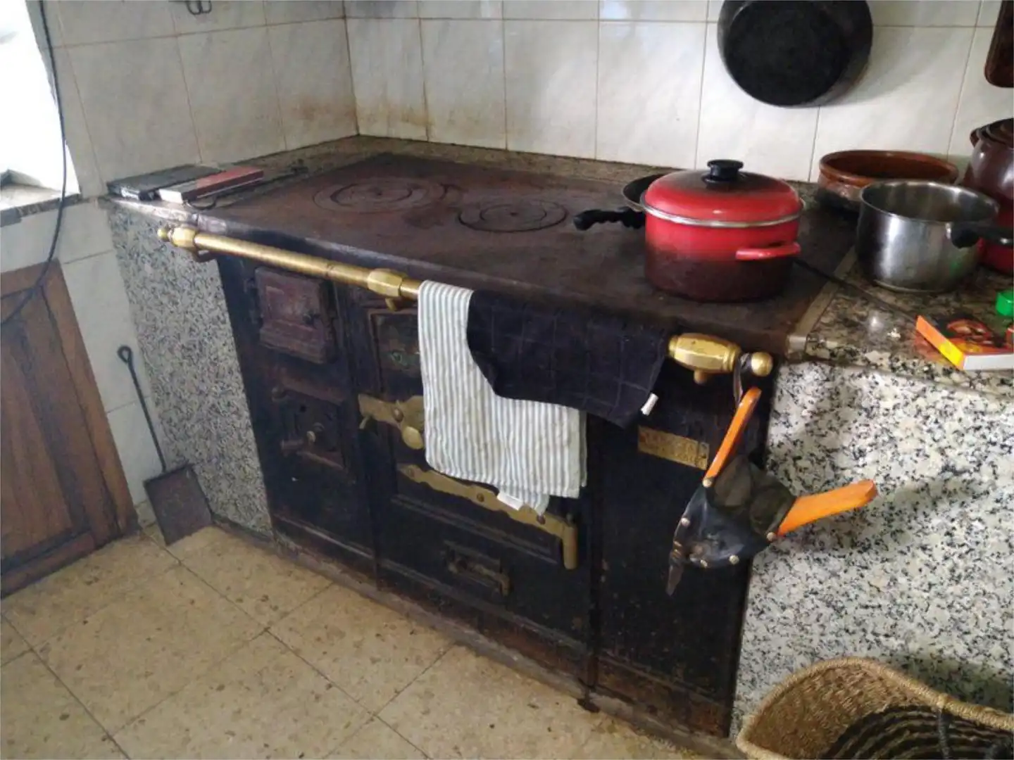 Piso en venta en Lugar Busnullan, 11, Pedrafita do Cebreiro Cocina de Piso en venta en Pedrafita do Cebreiro con Calefacción, Jardín privado y Amueblado