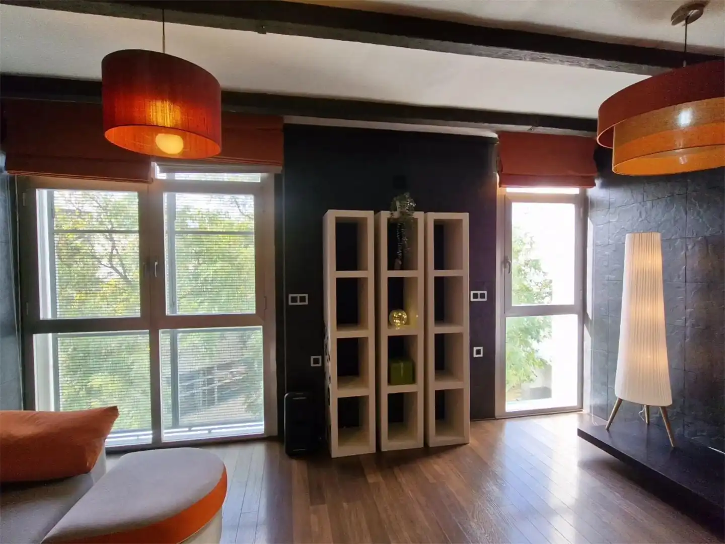 Living room of Flat for rent in Sevilla  with Air Conditioner, Heating and Parquet flooring