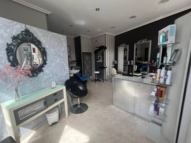 Local comercial en Alquiler en Calle Carretera General, 601 en Villasabariego