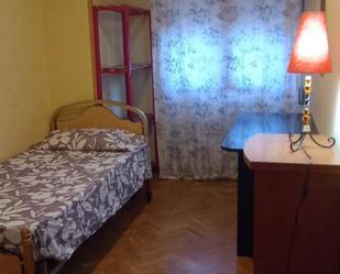 Bedroom of Flat to share in Valdemoro  with Heating, Parquet flooring and Furnished