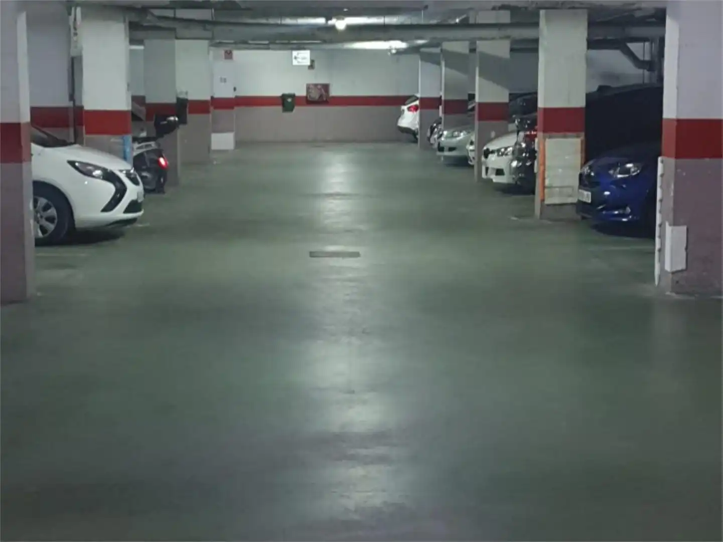 Parking of Garage for rent in Sevilla