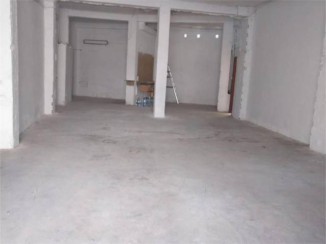 Local comercial en Alquiler en Avenida Torrelavega, 54 en Fozaneldi - Tenderina