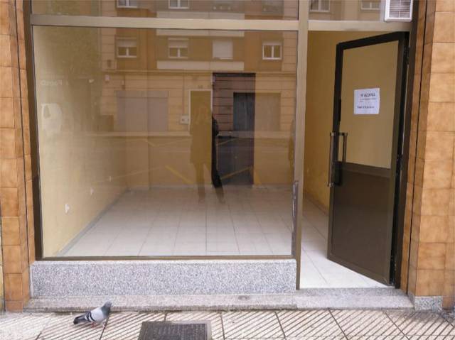 Local comercial en Alquiler en Avenida Torrelavega, 54 en Fozaneldi - Tenderina