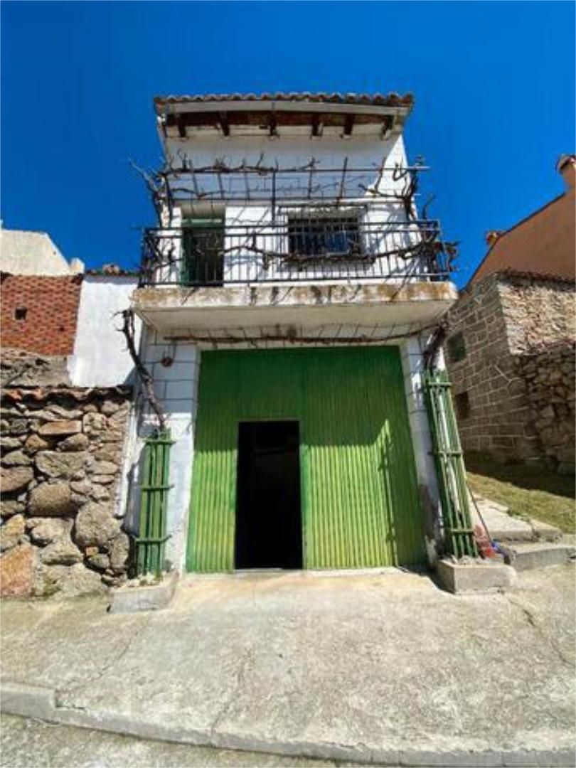 Exterior view of House or chalet for sale in Burgohondo  with Heating and Terrace