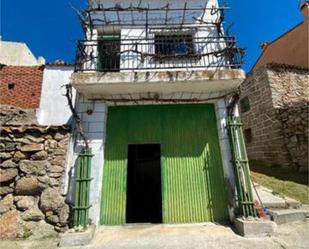 Vista exterior de Casa o xalet en venda en Burgohondo amb Terrassa