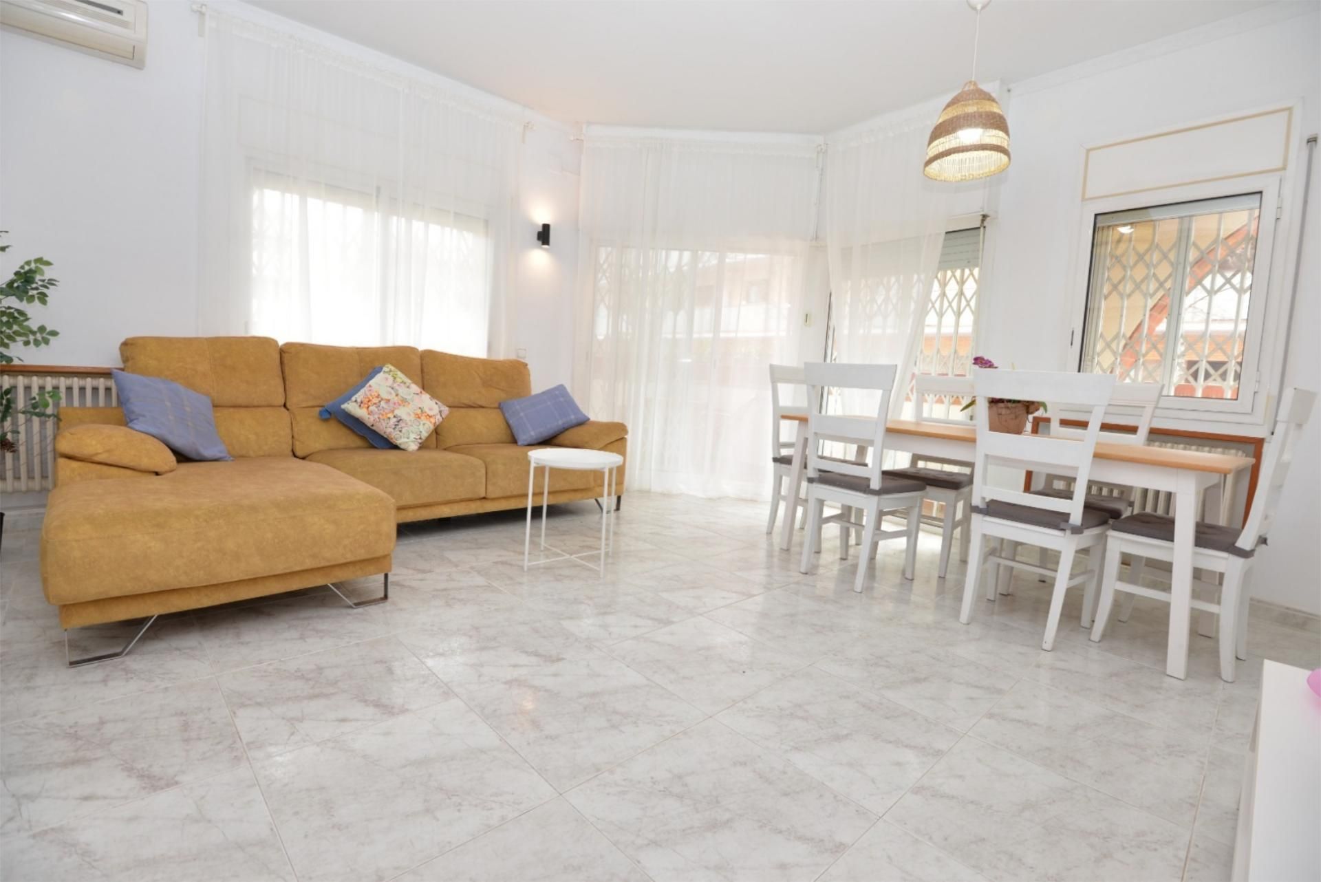 Living room of Flat for sale in Palamós