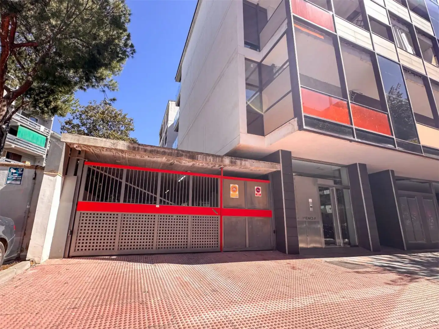 Vista exterior de Garaje de alquiler en Fuengirola