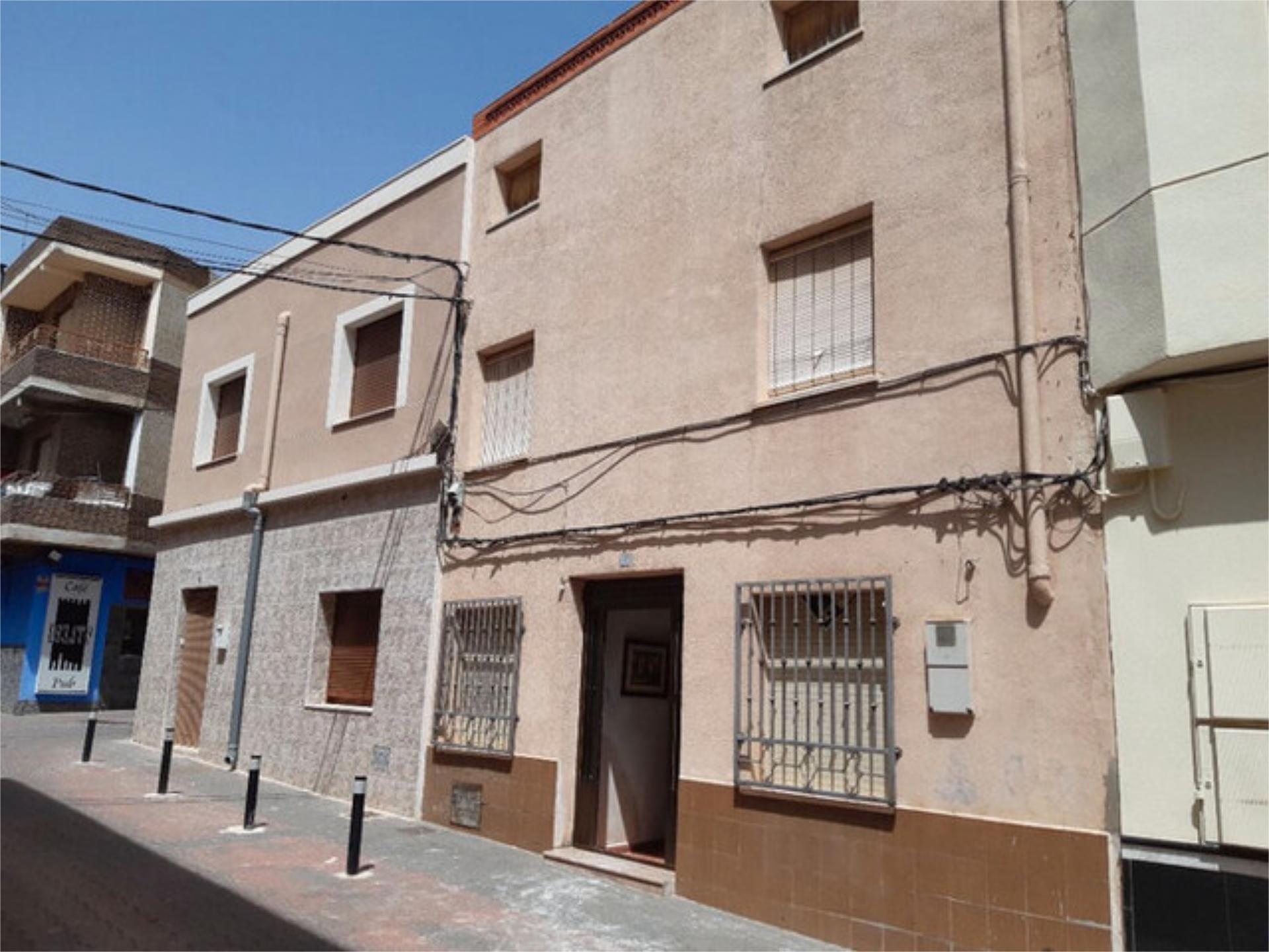 Vista exterior de Casa o xalet en venda en Montealegre del Castillo amb Terrassa