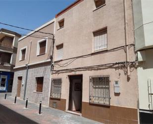 Vista exterior de Casa o xalet en venda en Montealegre del Castillo amb Jardí privat, Terrassa i Traster
