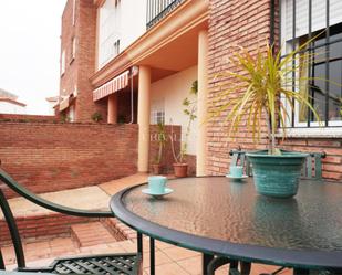 Exterior view of Single-family semi-detached for sale in Alcalá del Río  with Air Conditioner, Terrace and Balcony