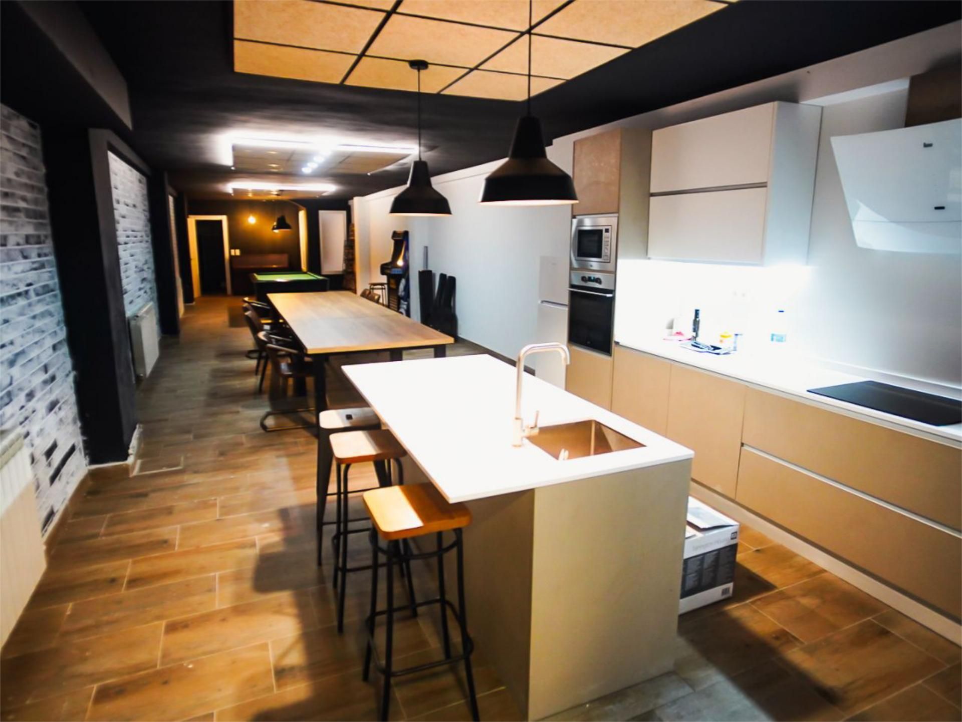 Kitchen of Flat for sale in  Zaragoza Capital  with Air Conditioner, Heating and Terrace