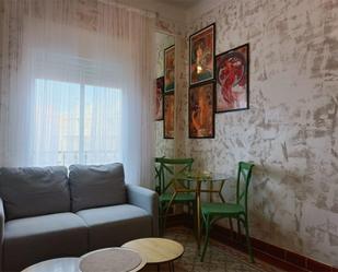 Sala d'estar de Pis de lloguer en  Madrid Capital amb Balcó