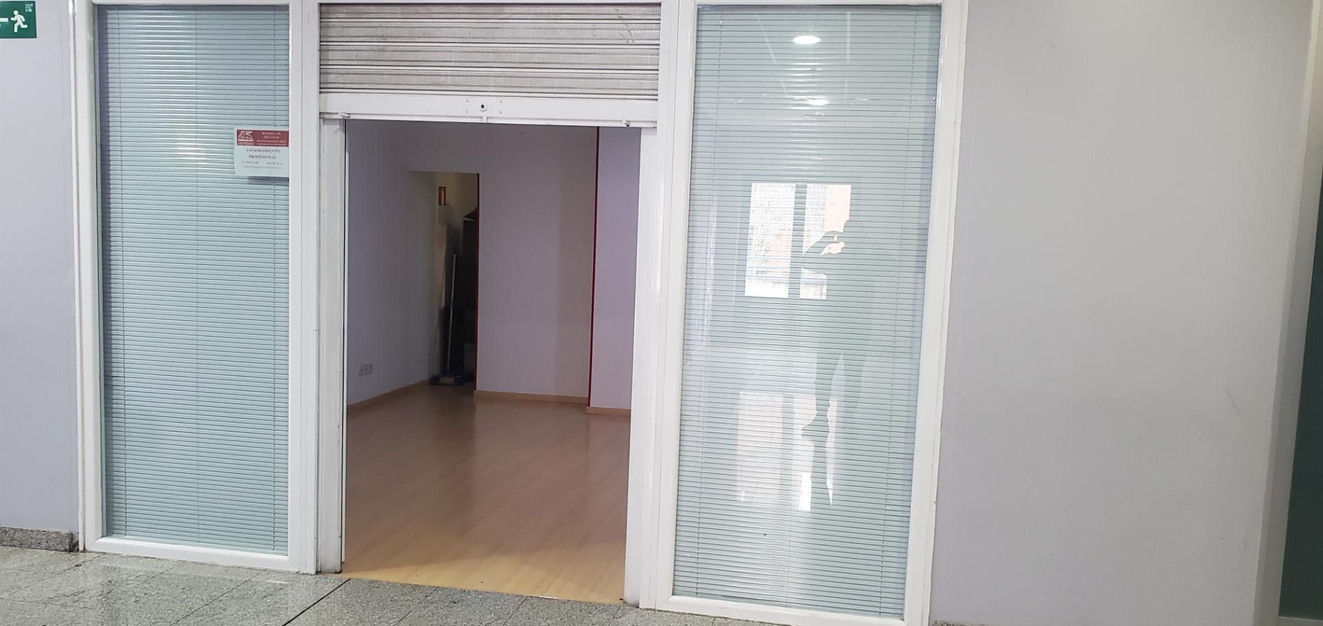 Premises to rent in Daganzo de Arriba  with Air Conditioner