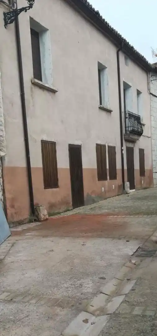 Piso en venta en Calle de las Vistillas, 26, Palenzuela Vista exterior de Piso en venta en Palenzuela con Amueblado, Lavadora y Microondas